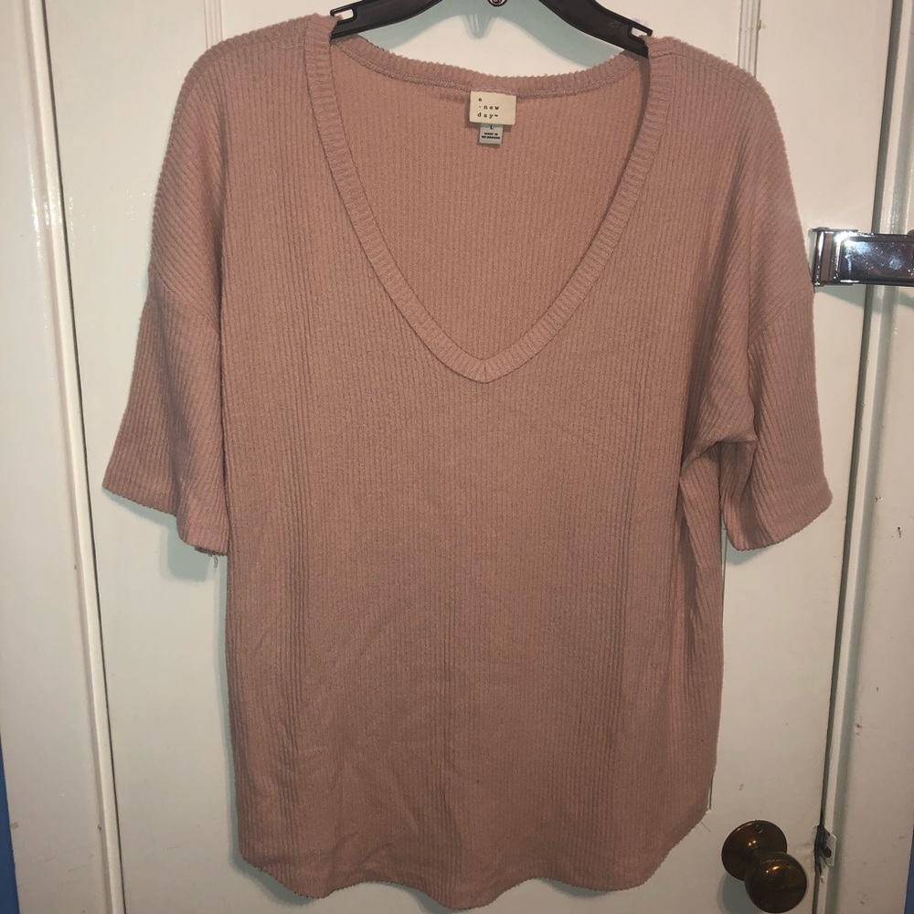 Short sleeve sweater